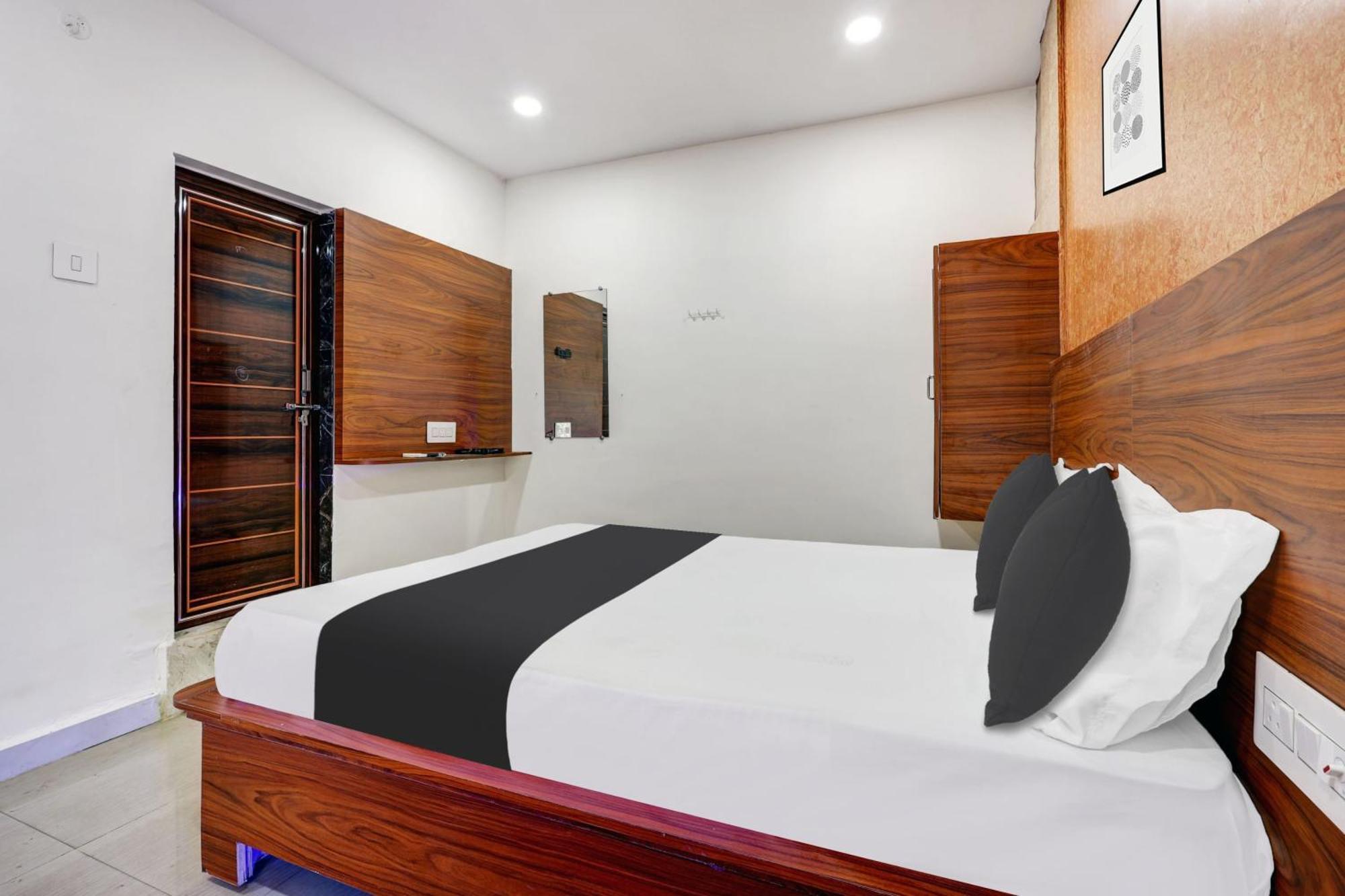 Hotel O Gangothri Lodge วิสาขปัตนัม ภายนอก รูปภาพ